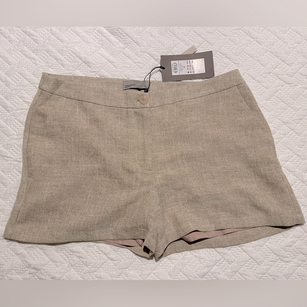 VERO MODA Tan Lined Shorts w/ pockets